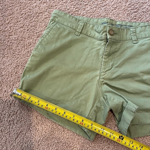 GAP KHAKIS Mid-rise Green Girlfriend Short - Picture 7 of 9